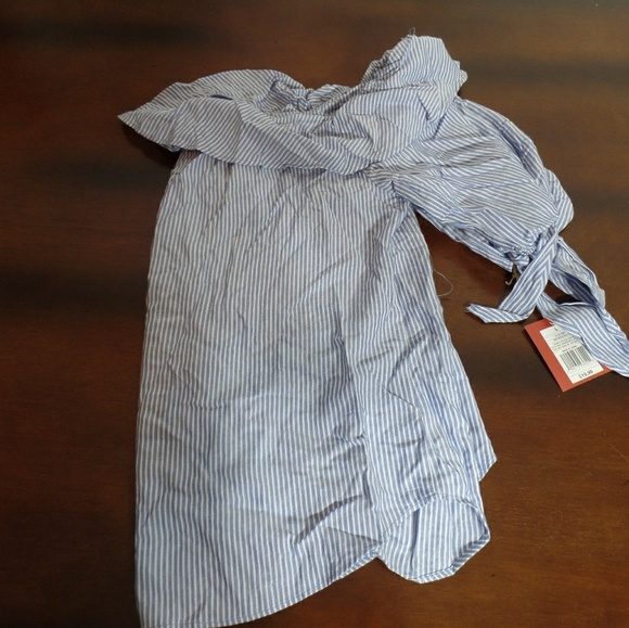 Tops" - Picture 3 of 4